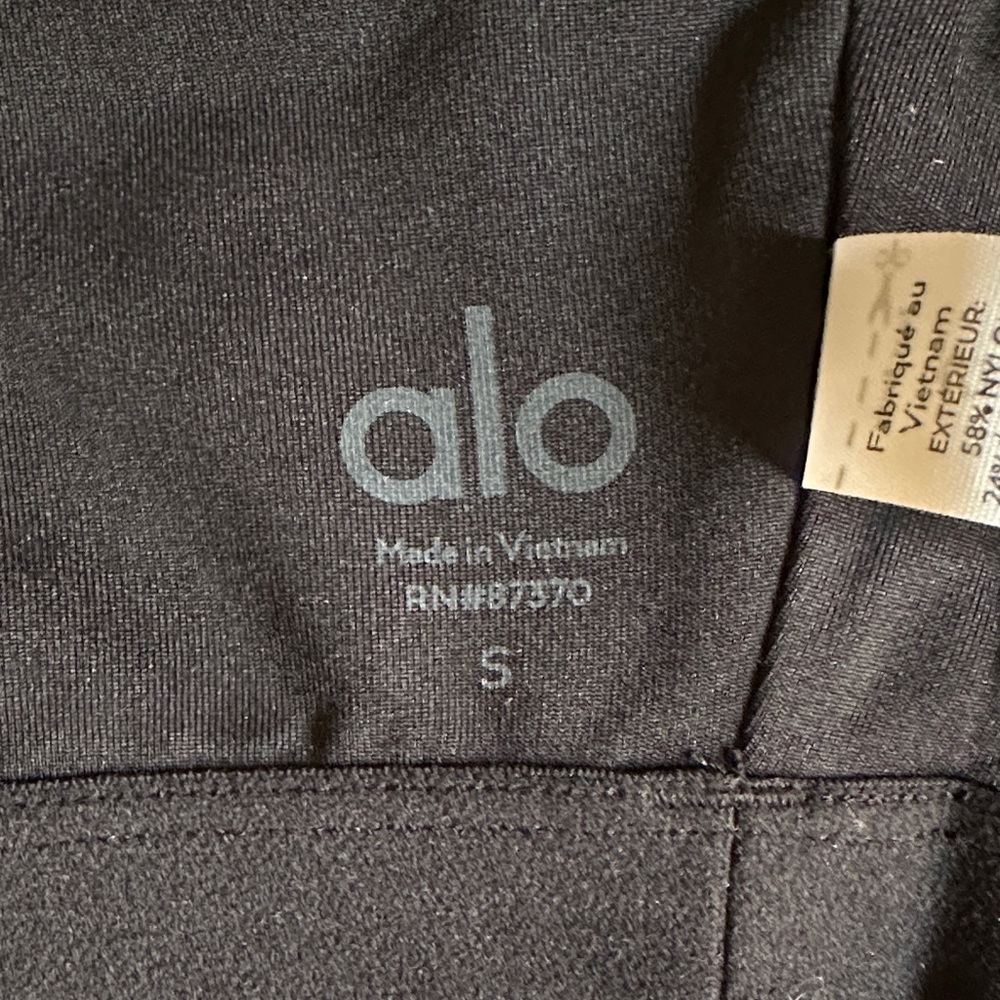 NWOT ALO Yoga Pinstripe Sports Bra- Size Small - Picture 5 of 5